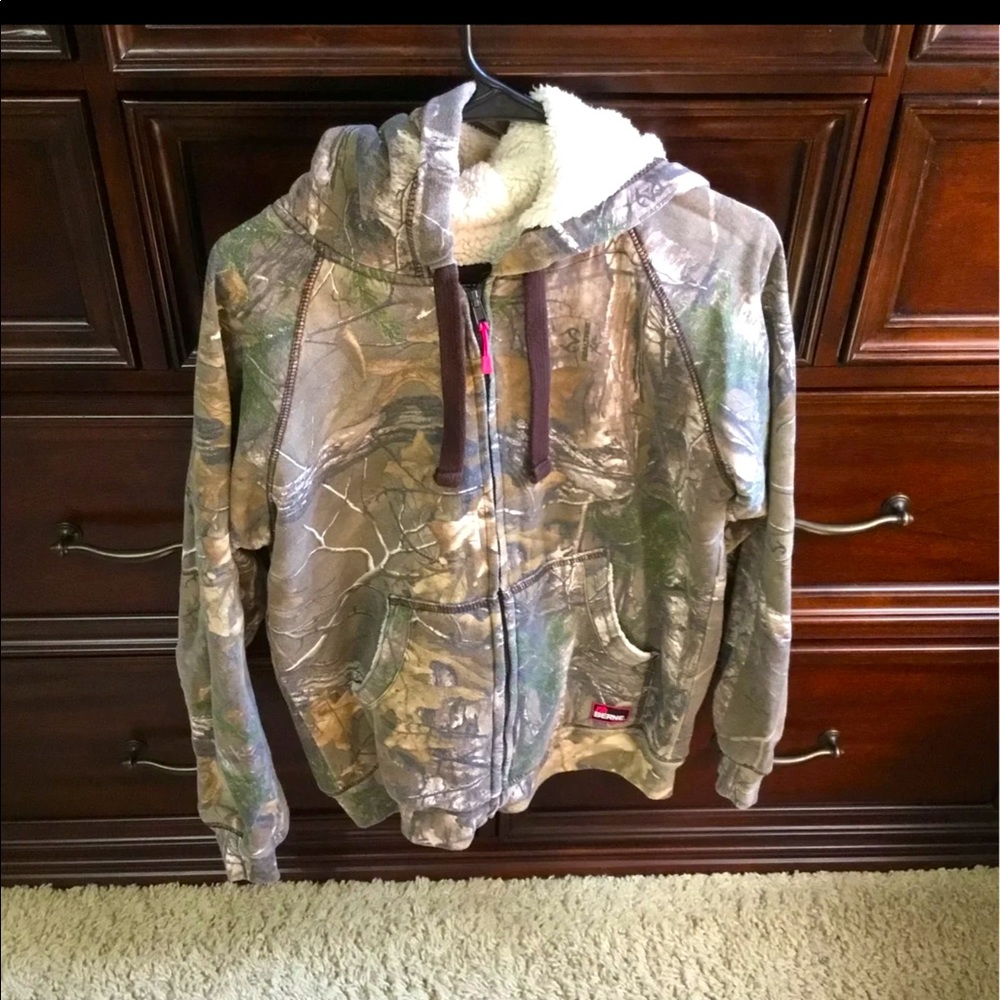 Berne Women’s Medium Realtree Sweatshirt